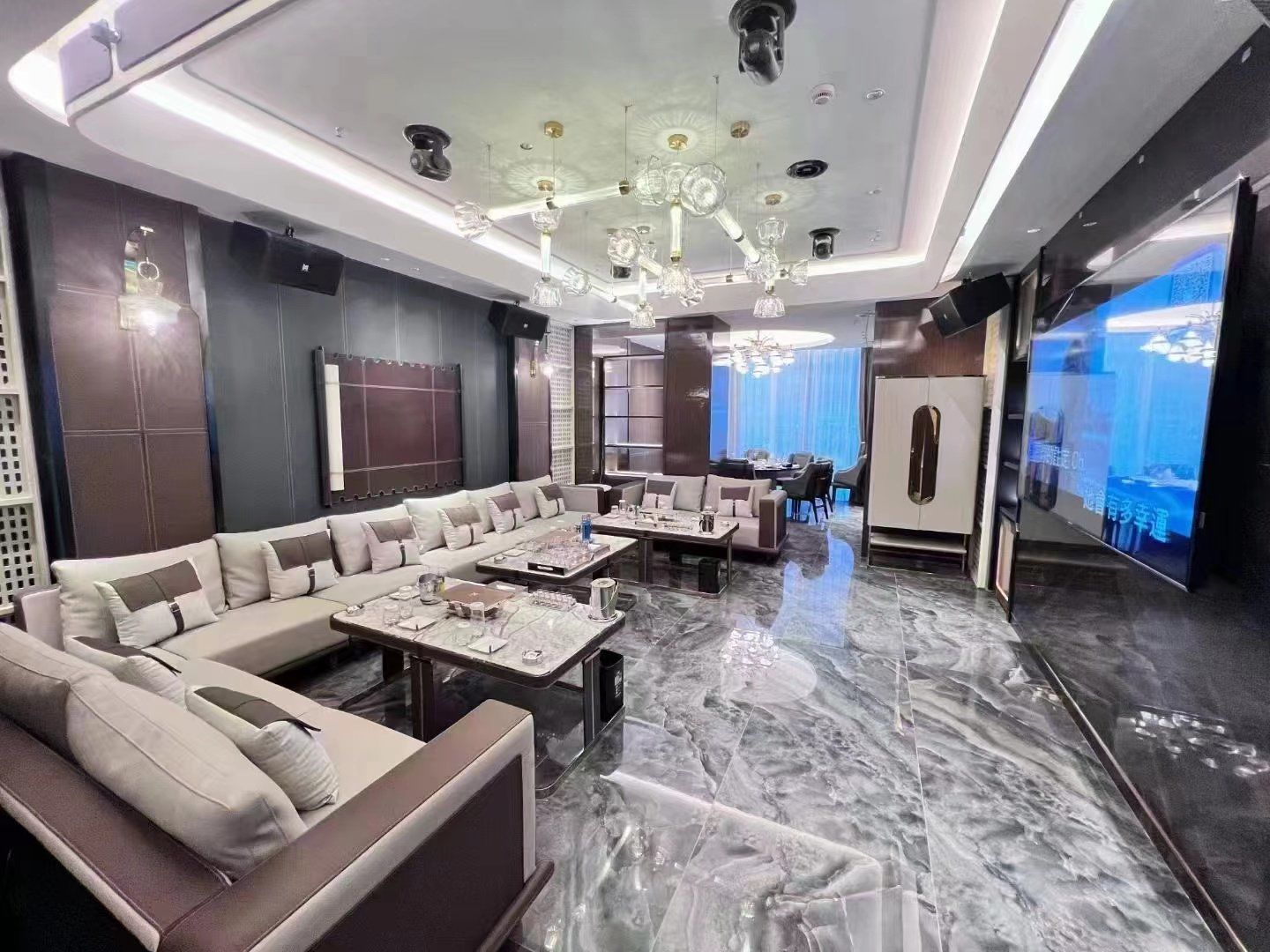 探秘鹤岗商务KTV攻略-萝北县ktv预定